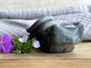 Gentle grey cat kami guardian spirit sculpture | Shinto shamanism raku statue