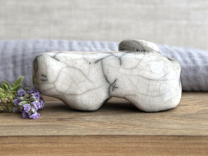 Sleepy white cat kami guardian spirit sculpture | Shinto shamanism raku statue