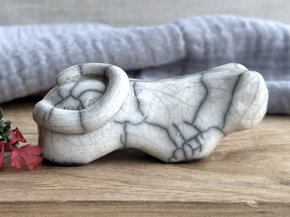 Sleepy white cat kami sculpture | cute guardian for Shinto, shamanism