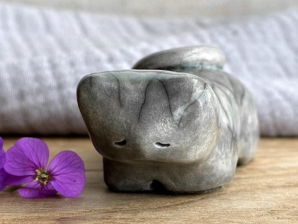 Sleepy grey cat kami guardian spirit sculpture | Shinto shamanism raku statue