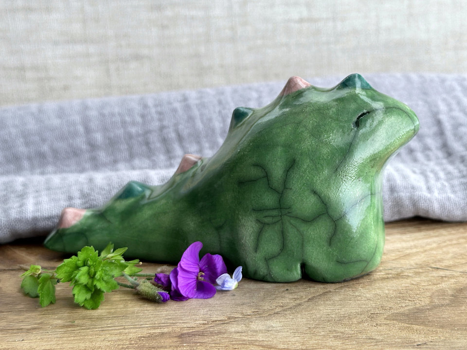 A chonky dragon friend | Shinto sculpture, shamanism totem