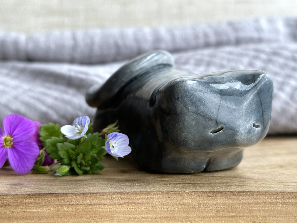Gentle grey cat kami guardian spirit sculpture | Shinto shamanism raku statue