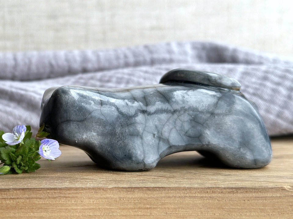 Gentle grey cat kami guardian spirit sculpture | Shinto shamanism raku statue