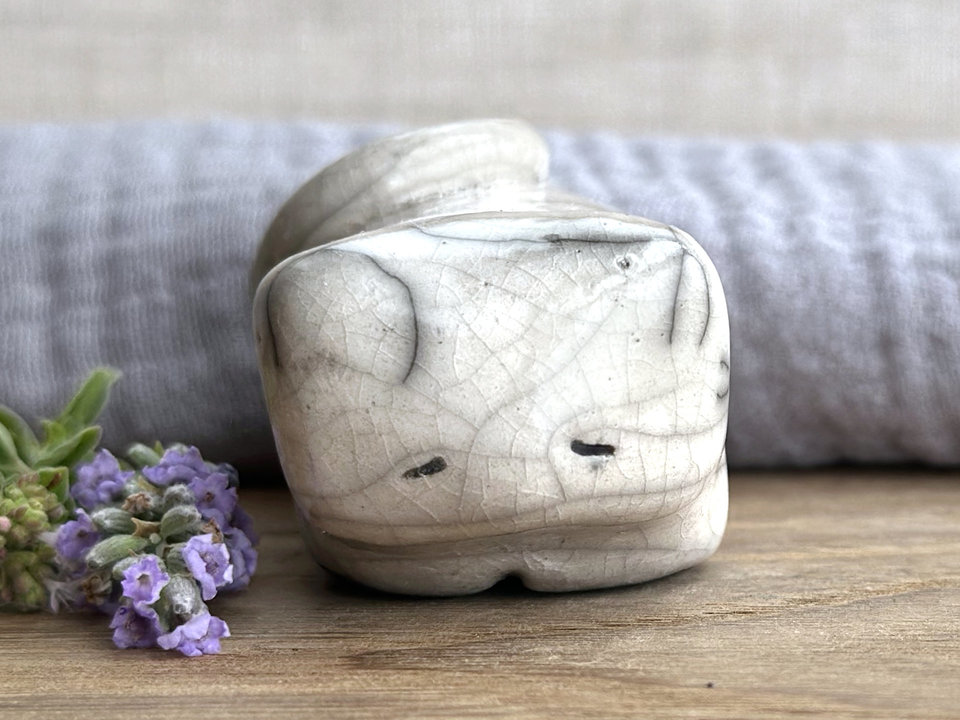 Sleepy white cat kami guardian spirit sculpture | Shinto shamanism raku statue
