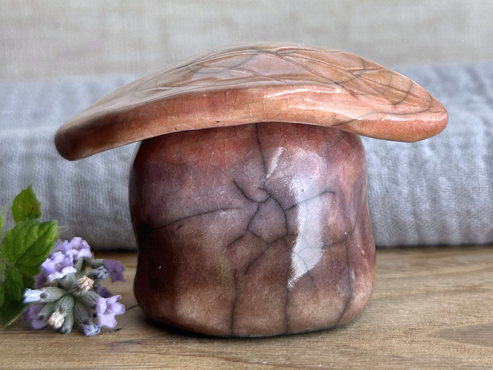 Autumn leaf spirit nature guardian statue | Shinto shamanism leaf spirit kami sculpture