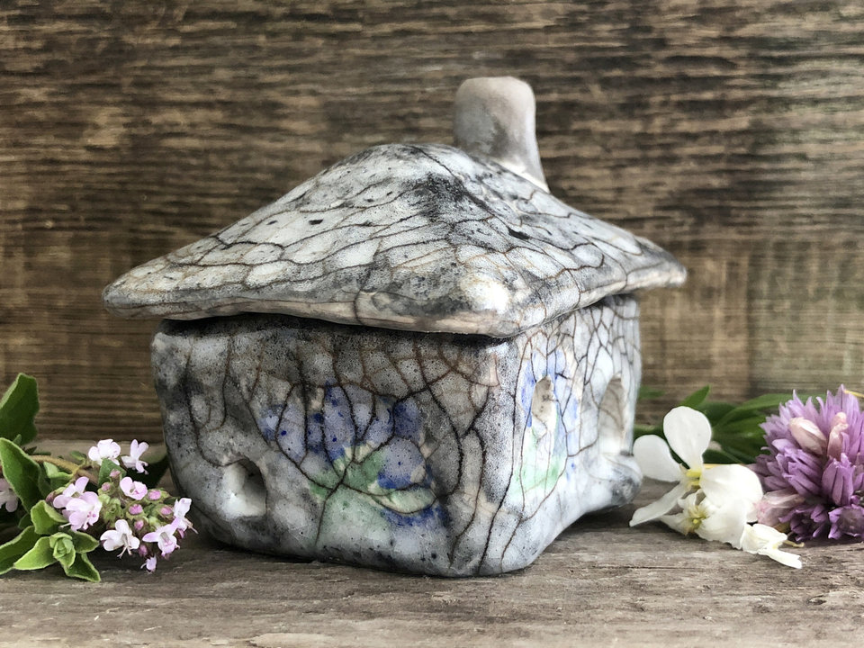 Gatekeeper's cottage, raku spirit house, kurinuki ceramic | Shinto shrine, pagan altar, shamanism | witch, magical, fairycore