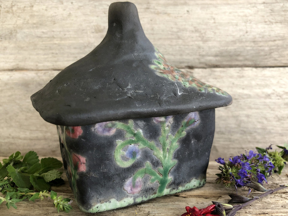Violet cottage, raku spirit house, kurinuki ceramic | Shinto shrine, pagan altar, shamanism | witch, incense, magical, fairy