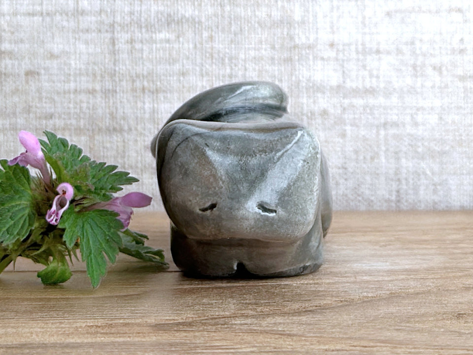 Sleepy grey cat kami guardian spirit raku sculpture | Shinto shamanism statue